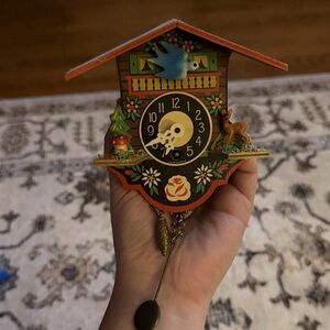 VINTAGE WEST GERMANY MINI GERMAN BLACK FOREST CHALET CLOCK MODEL110